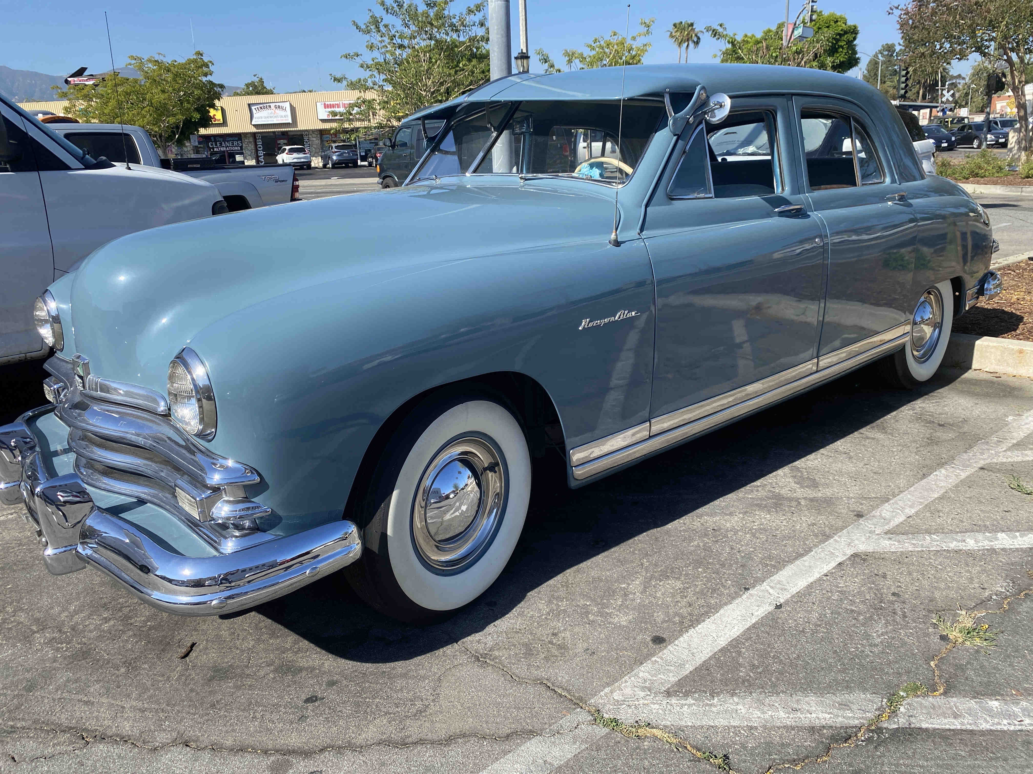 1949 Kaiser Deluxe 4 Door Sedan